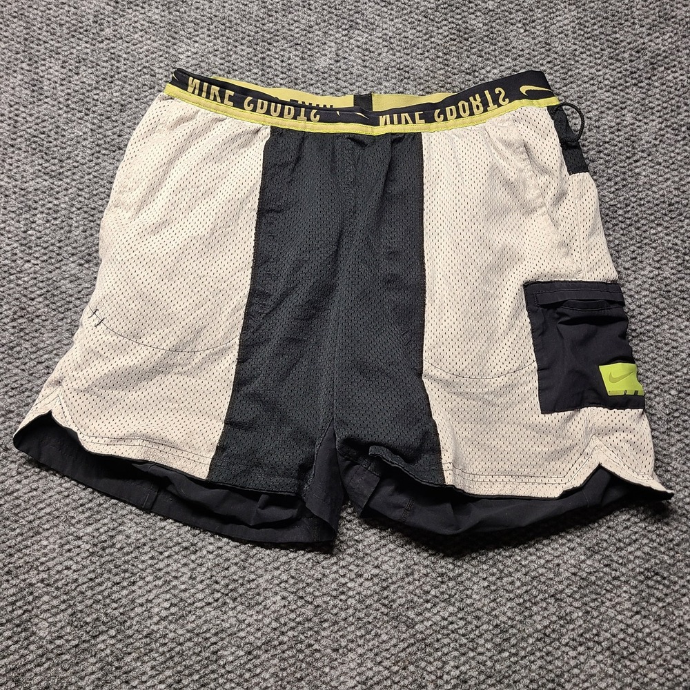 Nike Sports NSW Reversible Training Mesh Shorts Mens Medium Black White Logo
